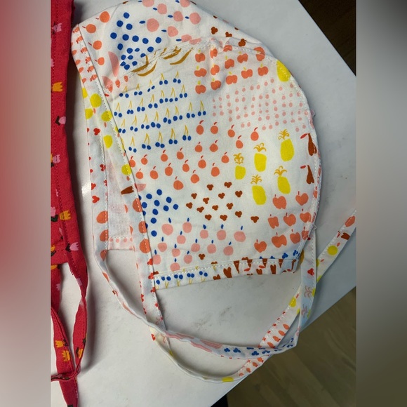 Rain People Bonnets - Picture 3 of 4